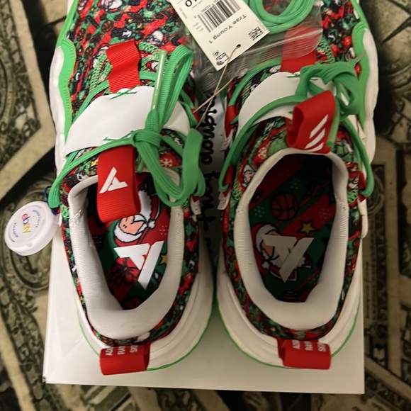 Trea Young 1 - Picture 5 of 9